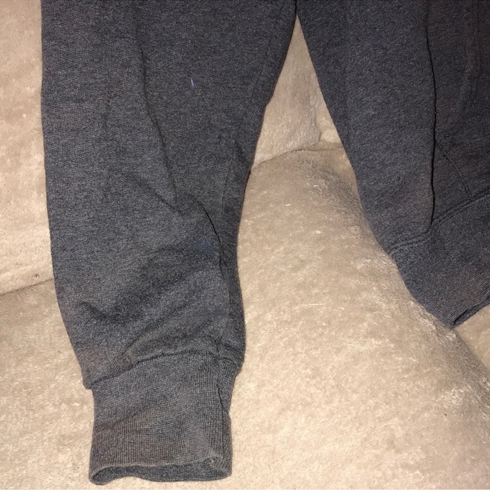 Hanes ultimate cotton grey medium zippered hooded sweatshirt damaged - Picture 6 of 9